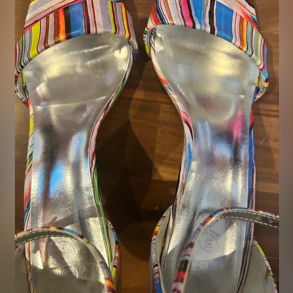 Heels - Picture 6 of 6